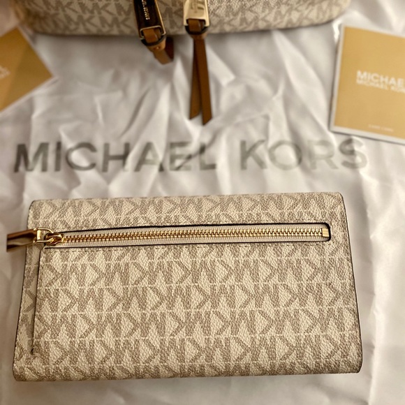 MK bag and wallet set - Picture 3 of 8